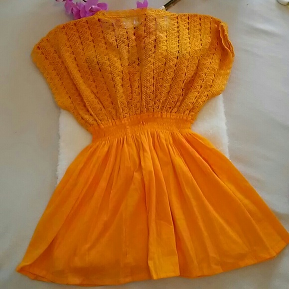 Handcrafted women's top - Picture 3 of 3